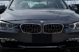 320i