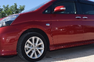 TOYOTA Isis Platana